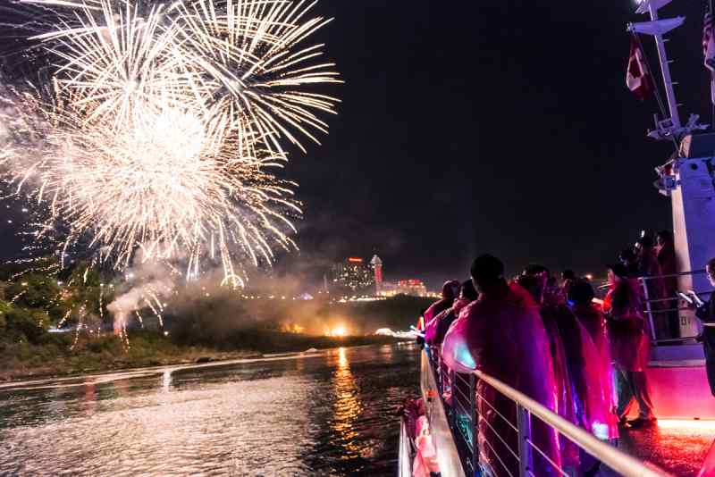 Fireworks Cruise & Dining on New Years Eve